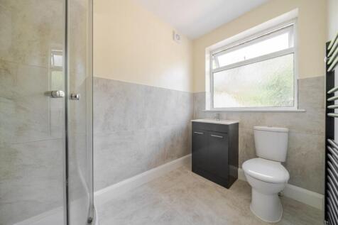 SHOWER ROOM.jpg