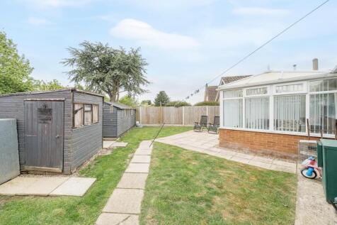 REAR GARDEN.jpg