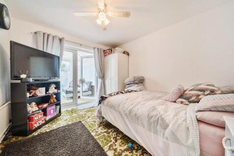 THIRD DOUBLE BEDROOM.jpg
