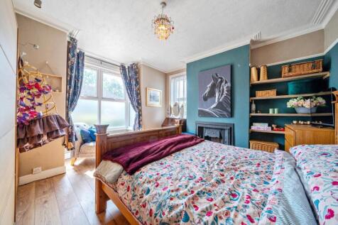 2nd RECEPTION used as 5th double bedroom.jpg