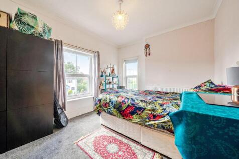 SECOND DOUBLE BEDROOM.jpg