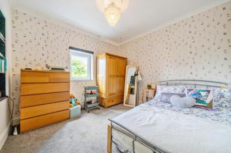 FOURTH  DOUBLE BEDROOM.jpg