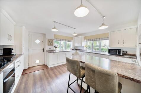 KITCHEN BREAKFAST ROOM.jpg