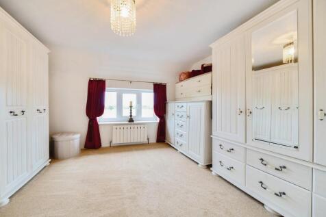 FOURTH DOUBLE BEDROOM.jpg