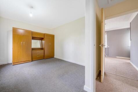 MASTER BEDROOM.jpg