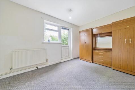 2nd view MASTER BEDROOM.jpg