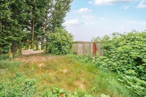 2nd view REAR GARDEN.jpg