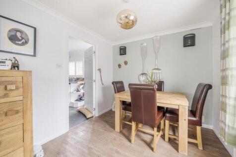 DINING ROOM.jpg