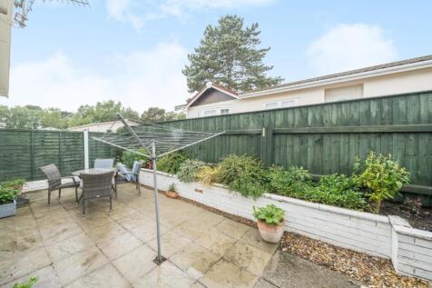 REAR GARDEN.jpg