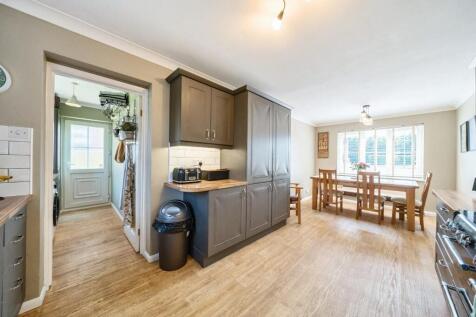 2nd view KITCHEN DINER.jpg