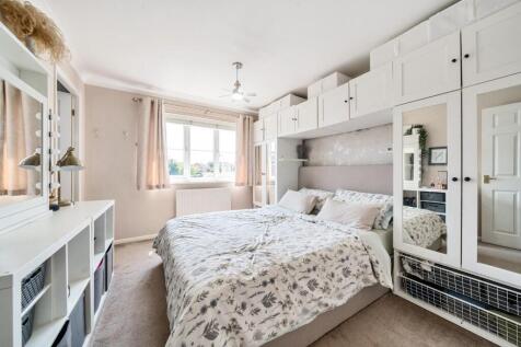 MASTER BEDROOM.jpg