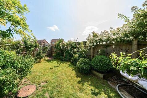 FRONT GARDEN.jpg