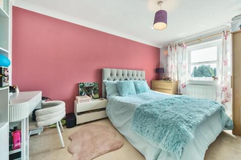 SECOND DOUBLE BEDROOM.jpg