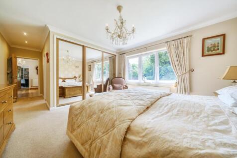 2nd view MASTER BEDROOM.jpg