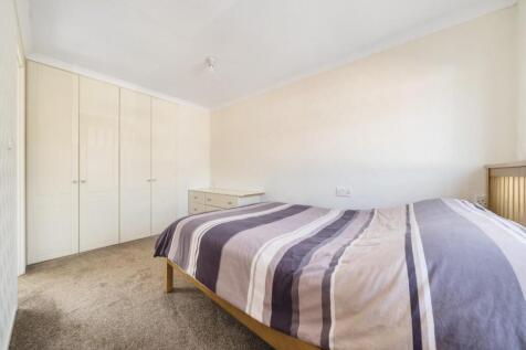 MASTER BEDROOM.jpg