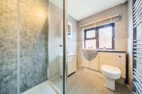 SHOWER ROOM.jpg