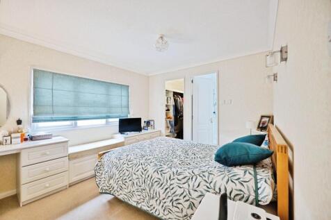MASTER BEDROOM.jpg