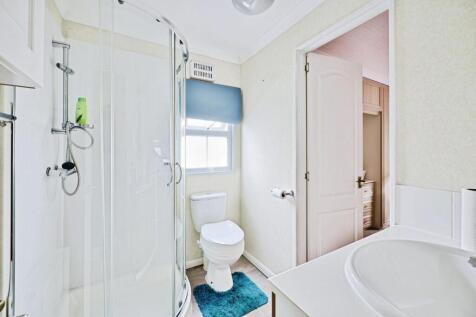 JACK &#39;N&#39; JILL EN-SUITE.jpg
