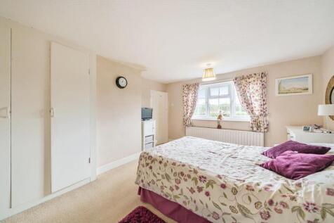 MASTER BEDROOM.jpg