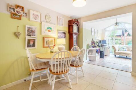 DINING AREA.jpg