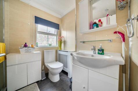 2nd view SHOWER ROOM.jpg