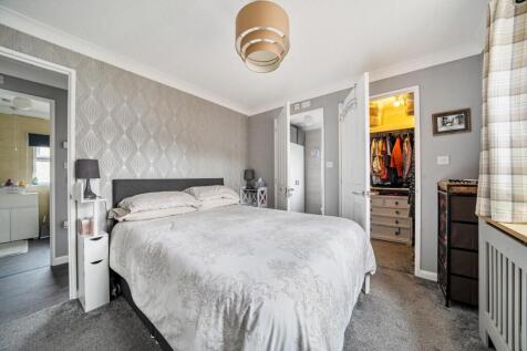 MASTER BEDROOM.jpg