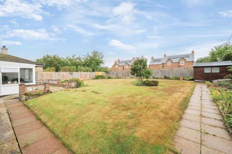 REAR GARDEN.jpg