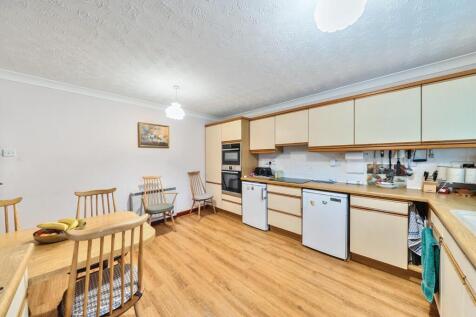 2nd view KITCHEN DINER.jpg