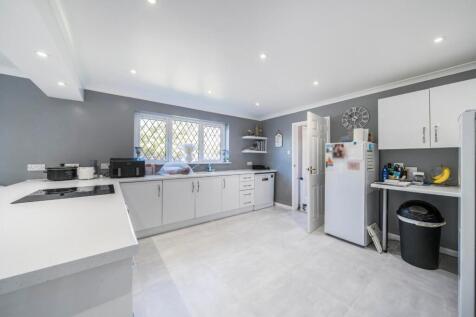 2nd view KITCHEN.jpg