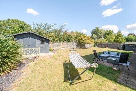 REAR GARDEN.jpg