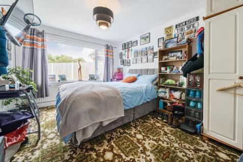 SECOND DOUBLE BEDROOM.jpg