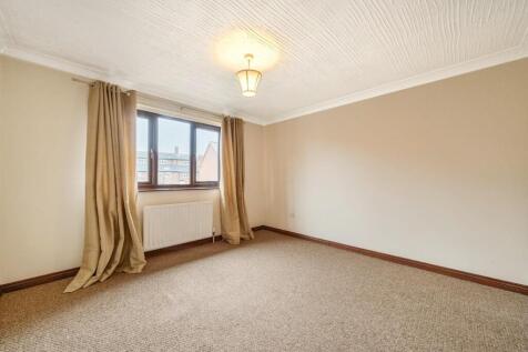 MASTER BEDROOM.jpg