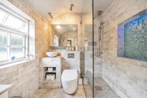 SHOWER WET ROOM.jpg