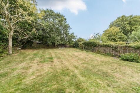 ANOTHER PART OF REAR GARDEN.jpg