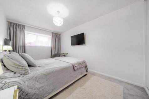 2nd view MASTER BEDROOM.jpg