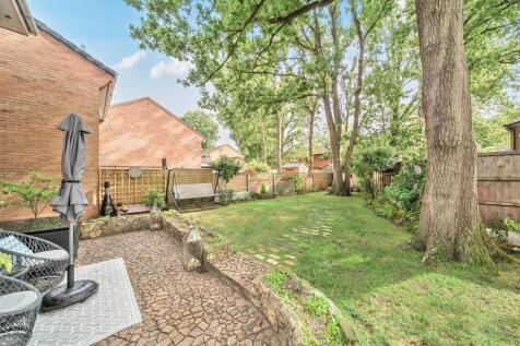 2nd view REAR GARDEN.jpg