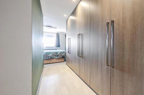 MASTER DRESSING AREA.jpg
