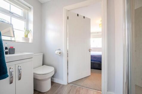 JACK&#39;N&#39;JILL EN-SUITE.jpg