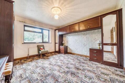 MASTER BEDROOM.jpg