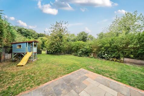 2nd view FIRST HALF REAR GARDEN.jpg