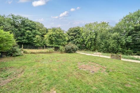 SECOND HALF REAR GARDEN.jpg
