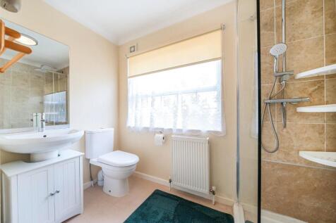 SHOWER ROOM.jpg
