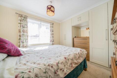 MASTER BEDROOM.jpg