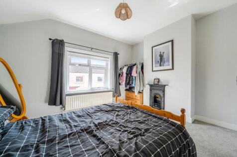 MASTER BEDROOM.jpg