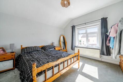 2nd view MASTER BEDROOM.jpg