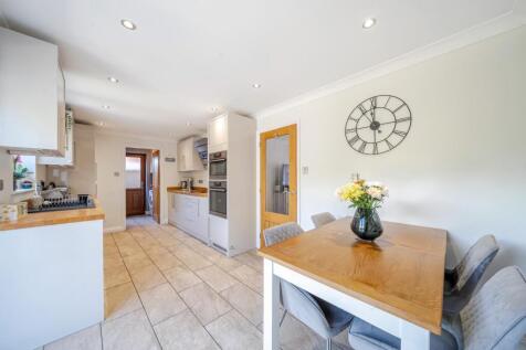 Kitchen Dining 2.jpg