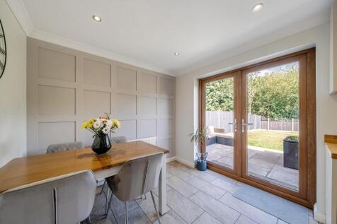 Dining Area.jpg