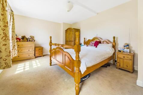 MASTER BEDROOM.jpg