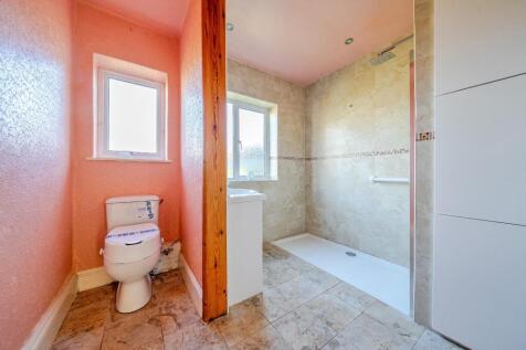 Shower Room.jpg