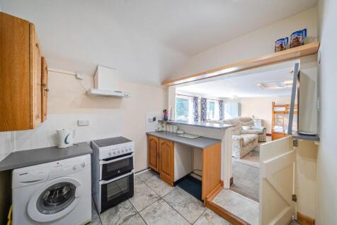 Annex Kitchen.jpg